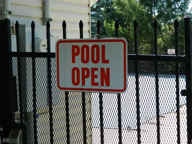 $309,500 | 2458 Bristol Drive, Franklin, IN 46131