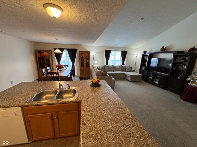 $309,500 | 2458 Bristol Drive, Franklin, IN 46131