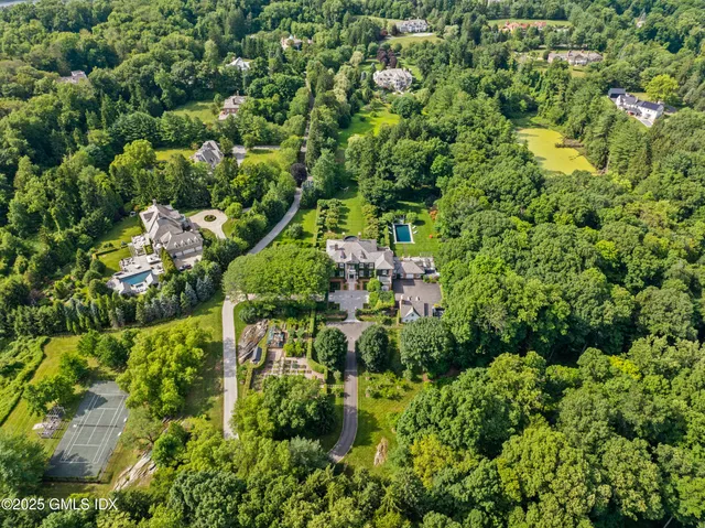 $2,995,000 | 37 Andrews Farm Road, Greenwich, CT 06831