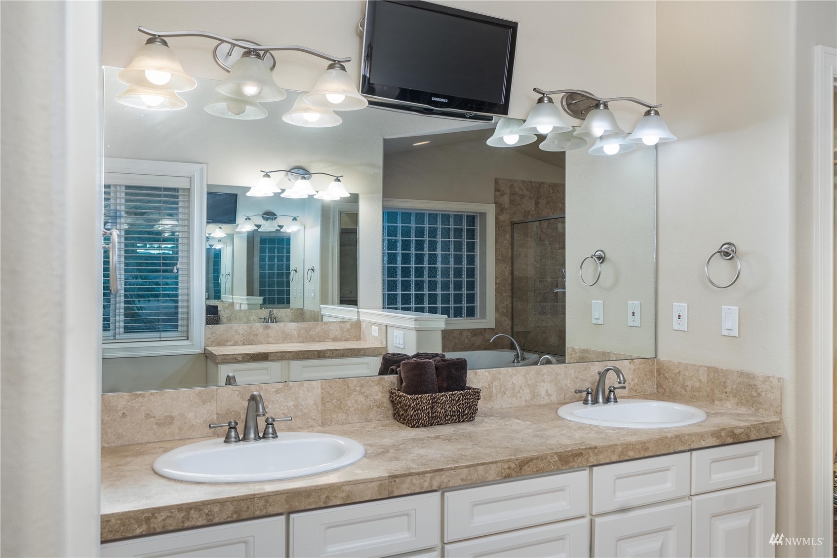 26703 Lake Fenwick Road South Kent, WA 98032 - Photo 26 of 40 Gallery Image 26