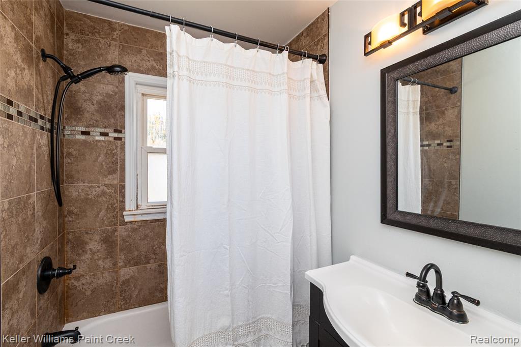 3515 Durham Road Royal Oak, MI 48073 - Photo 25 of 46