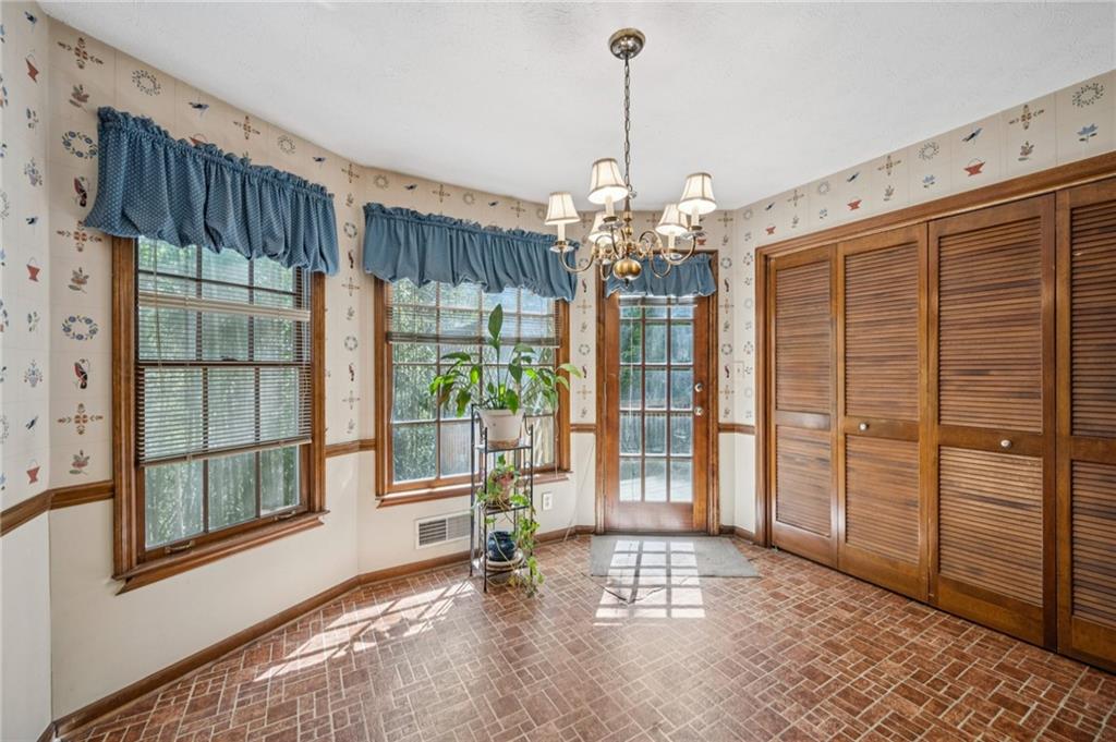 5895 Greenbrier Road Northeast Atlanta, GA 30328 - Photo 18 of 37