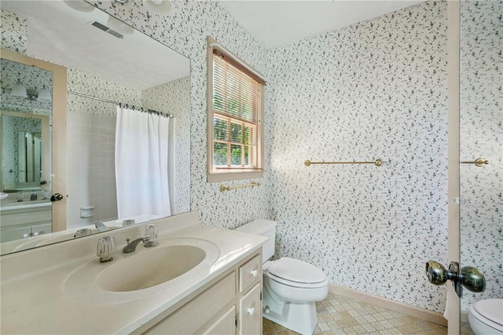 5895 Greenbrier Road Northeast Atlanta, GA 30328 - Photo 23 of 37