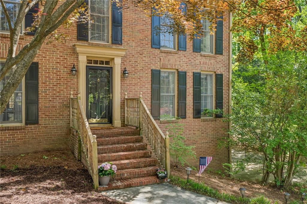 5895 Greenbrier Road Northeast Atlanta, GA 30328 - Photo 3 of 37