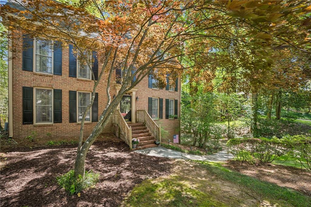 5895 Greenbrier Road Northeast Atlanta, GA 30328 - Photo 4 of 37