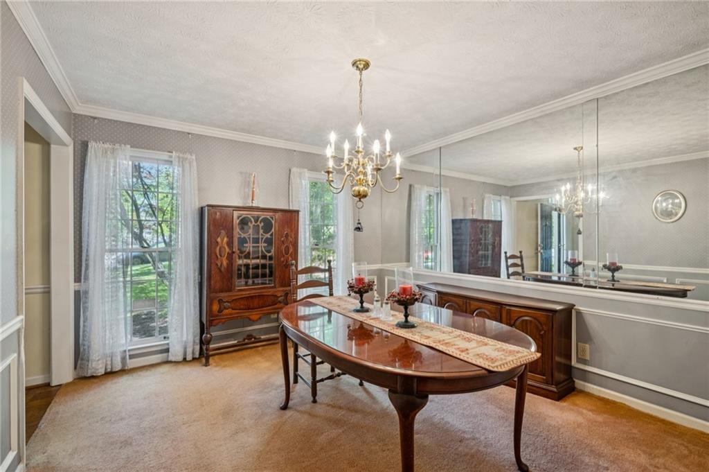 5895 Greenbrier Road Northeast Atlanta, GA 30328 - Photo 8 of 37