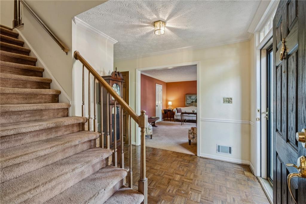 5895 Greenbrier Road Northeast Atlanta, GA 30328 - Photo 9 of 37