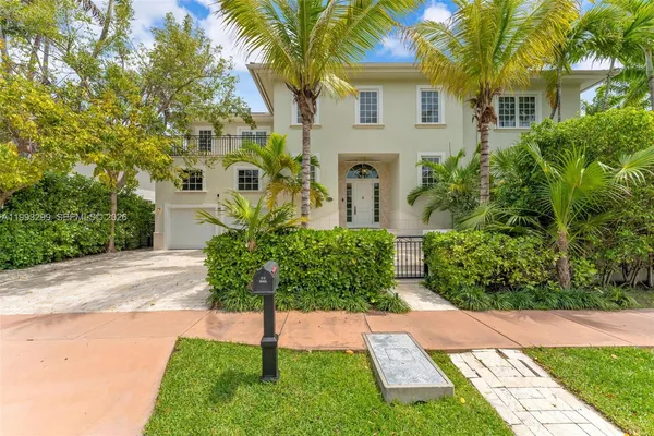 $25,000 | 797 Ridgewood Road, Key Biscayne, FL 33149