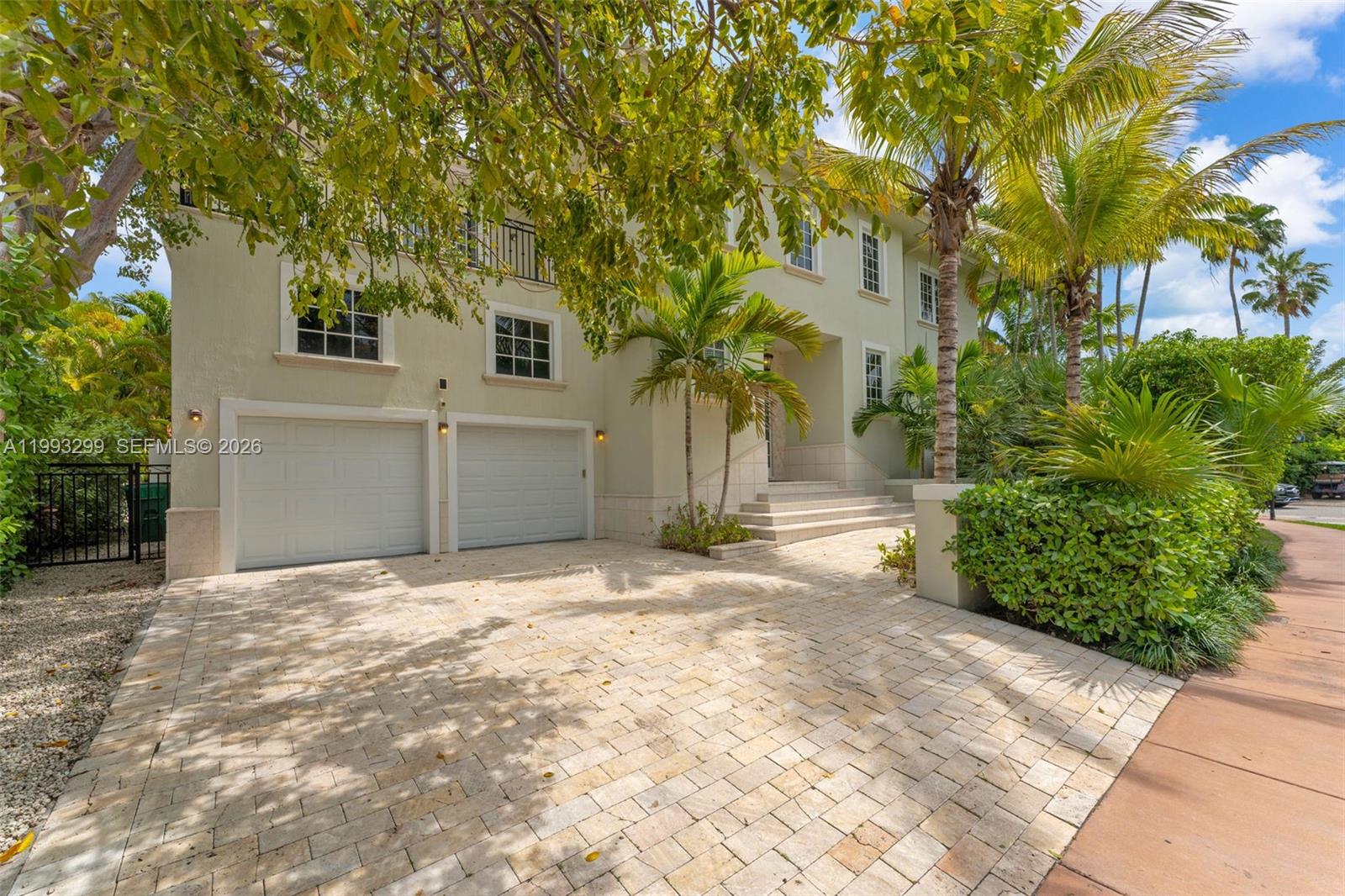 797 Ridgewood Road Key Biscayne, FL 33149 - Photo 2 of 74
