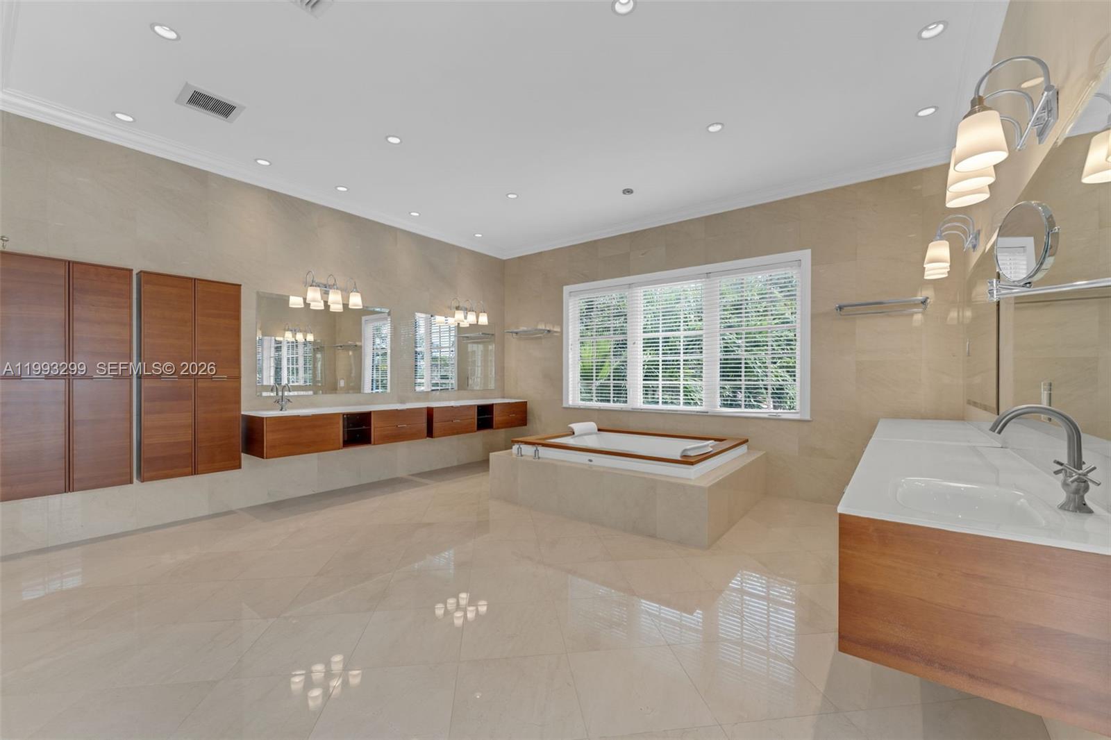 797 Ridgewood Road Key Biscayne, FL 33149 - Photo 24 of 74