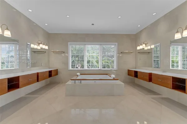 $25,000 | 797 Ridgewood Road, Key Biscayne, FL 33149