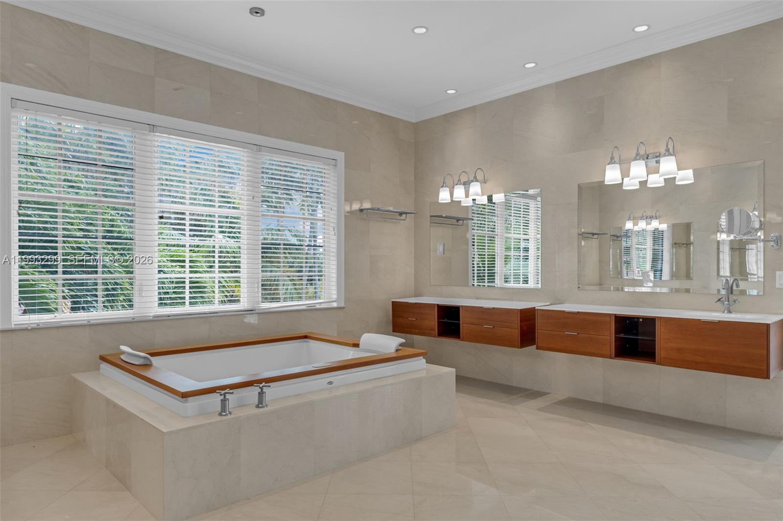 797 Ridgewood Road Key Biscayne, FL 33149 - Photo 26 of 74