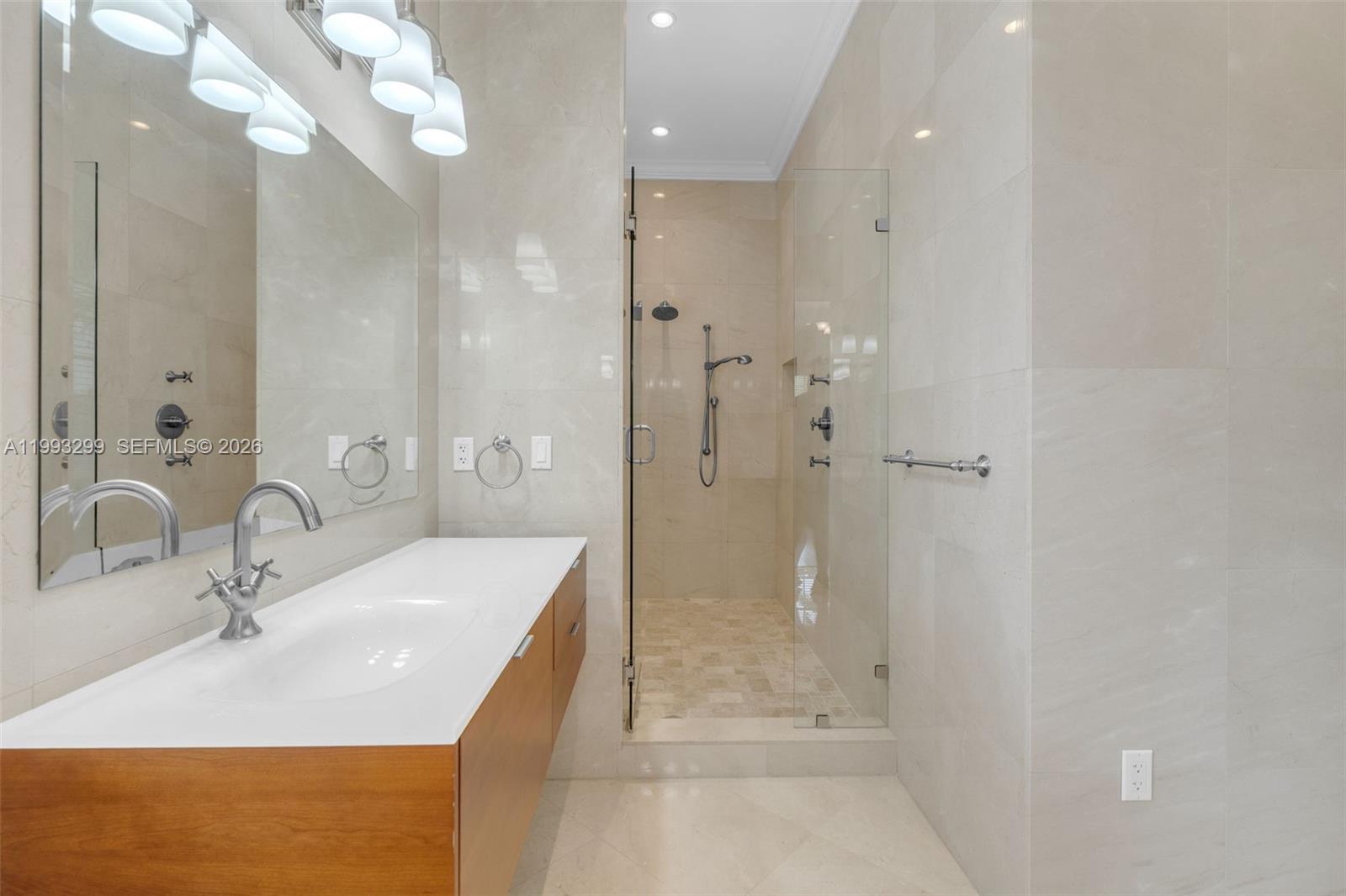 797 Ridgewood Road Key Biscayne, FL 33149 - Photo 35 of 74