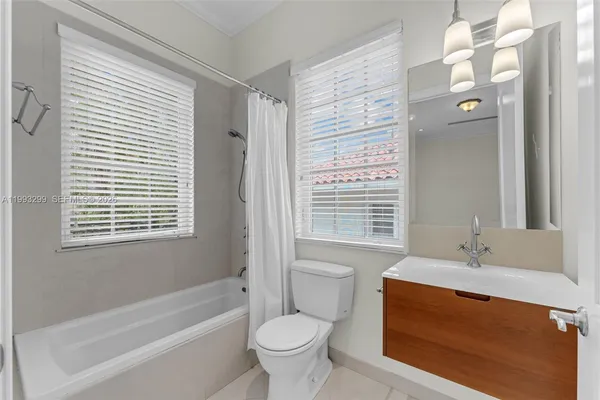 $25,000 | 797 Ridgewood Road, Key Biscayne, FL 33149