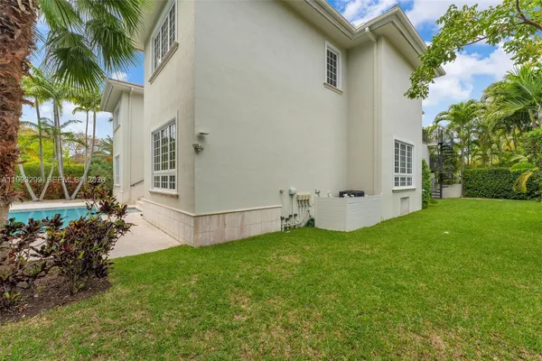 $25,000 | 797 Ridgewood Road, Key Biscayne, FL 33149