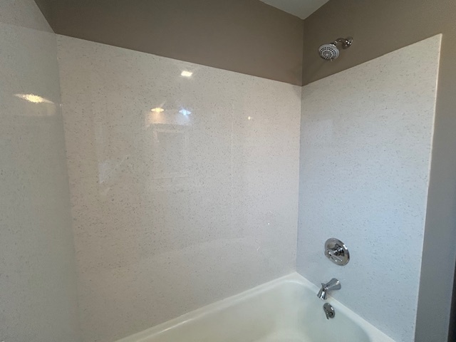 4715 50th Avenue Moline, IL 61265 - Photo 17 of 22 a bathroom with a bathtub