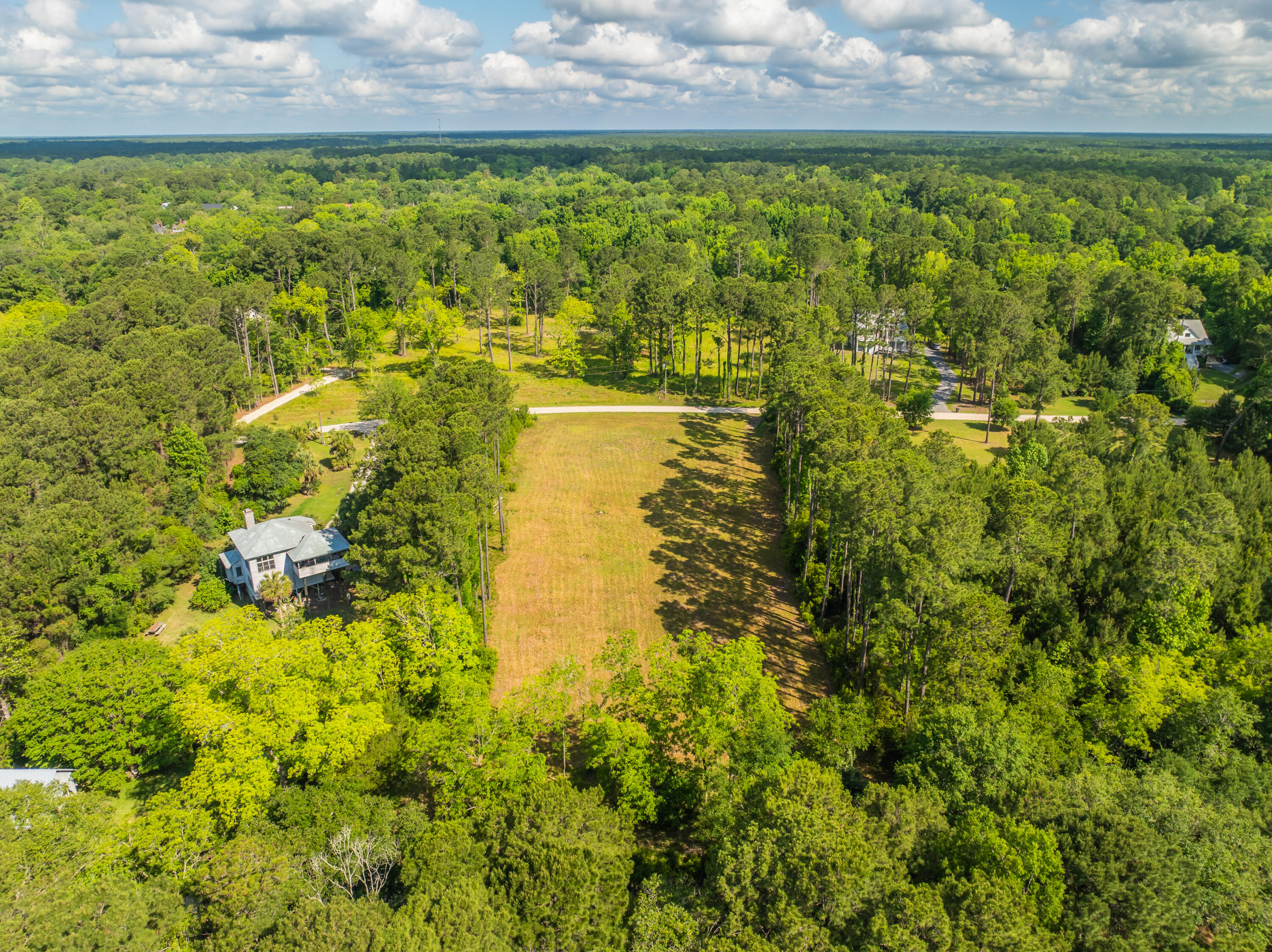 317 McClellan Avenue McClellanville, SC 29458 - Photo 9 of 18 317McClellanAve-KeenEyeMarketing-026
