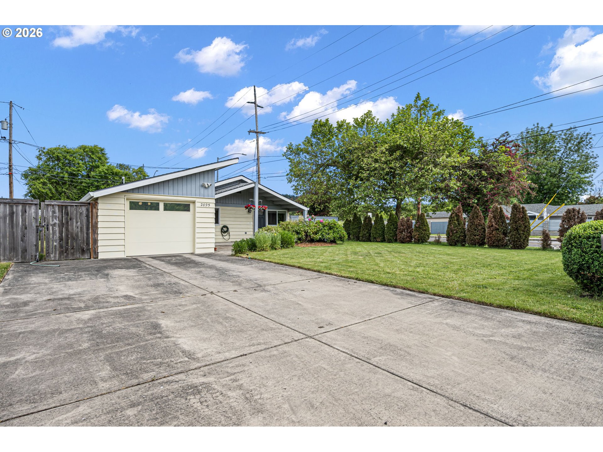 2895 Ferry Street Eugene, OR 97405 - Photo 2 of 36