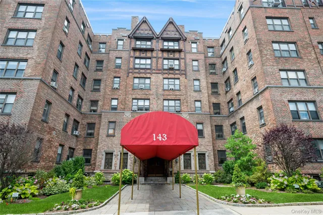 $235,000 | 143 Garth Road, Unit 4E, Scarsdale, NY 10583