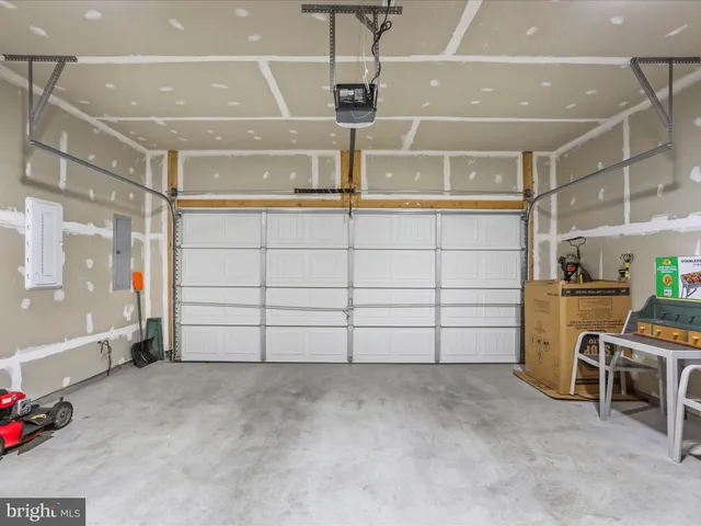 a view of a garage