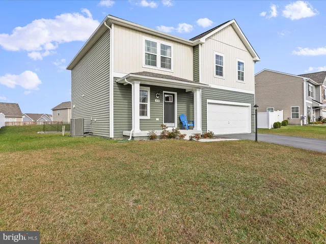 a front view of house with yard
