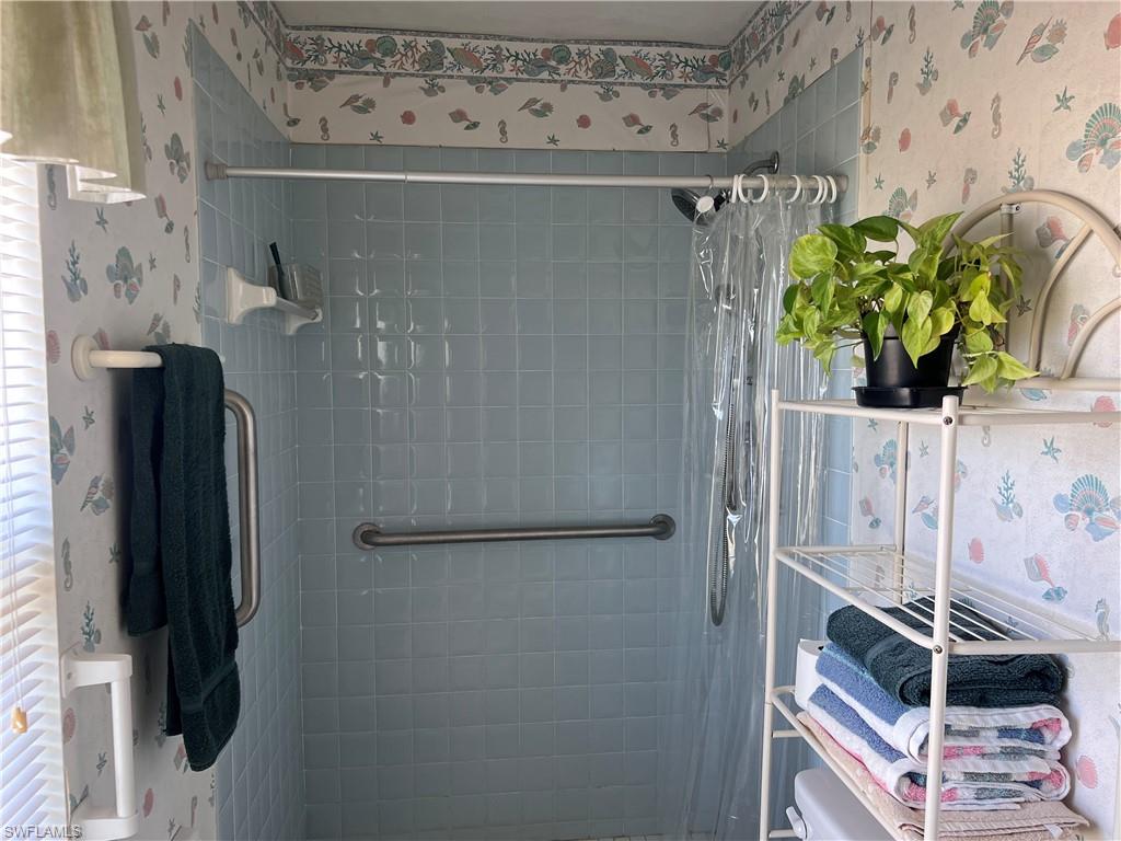 140 Bordeaux Circle Naples, FL 34112 - Photo 12 of 22 a view of walk in closet