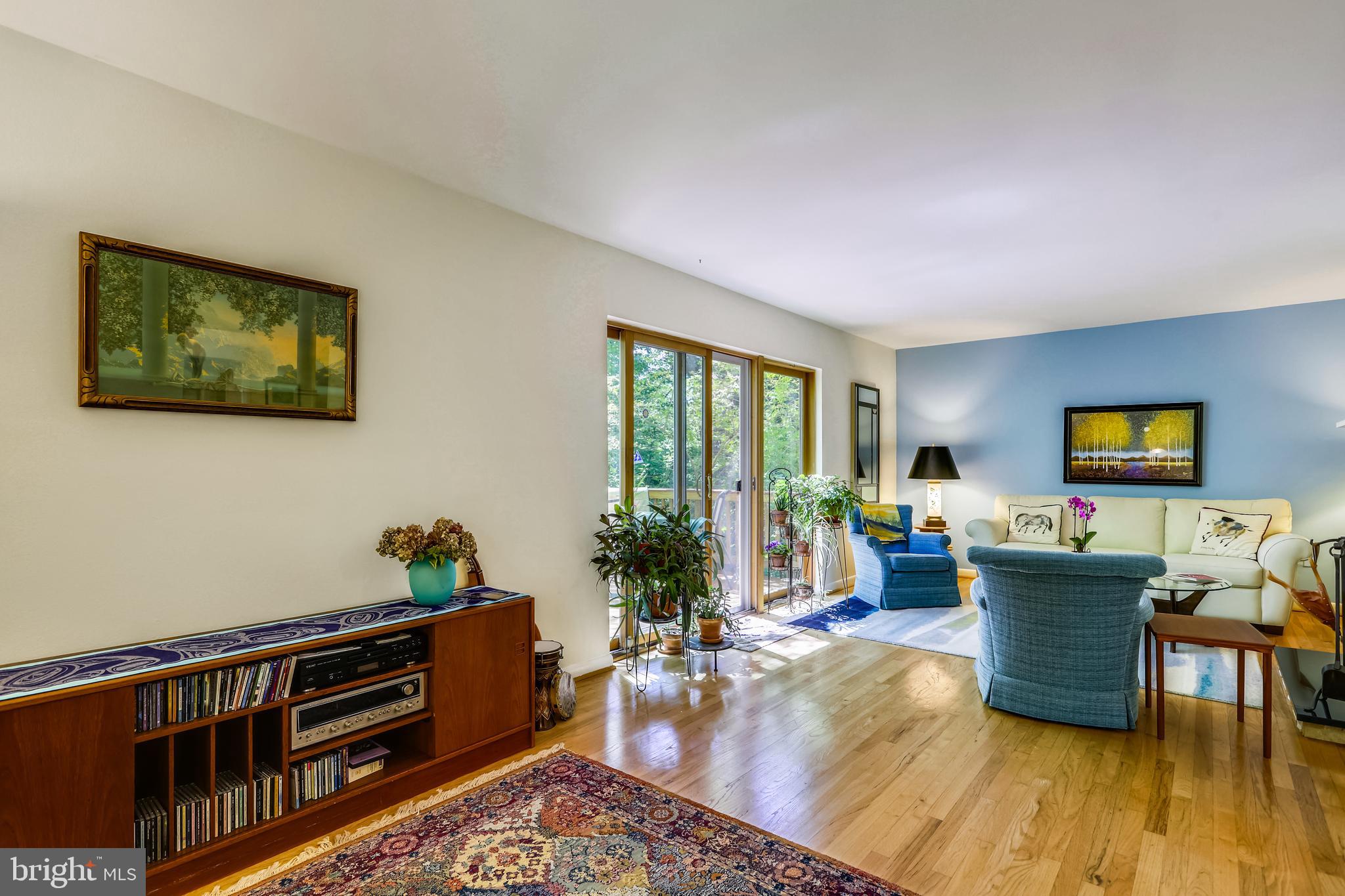 1658 Wainwright Drive Reston, VA 20190 - Photo 41 of 103 Living Room
