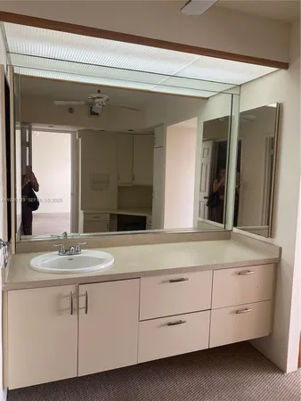 $2,300 | 20515 East Country Club Drive, Unit 1044, Aventura, FL 33180