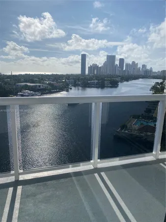 $2,300 | 20515 East Country Club Drive, Unit 1044, Aventura, FL 33180