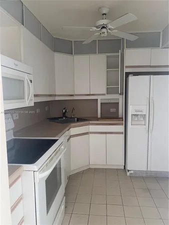 $2,300 | 20515 East Country Club Drive, Unit 1044, Aventura, FL 33180