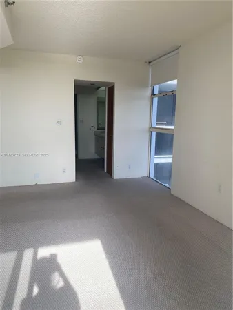 $2,300 | 20515 East Country Club Drive, Unit 1044, Aventura, FL 33180