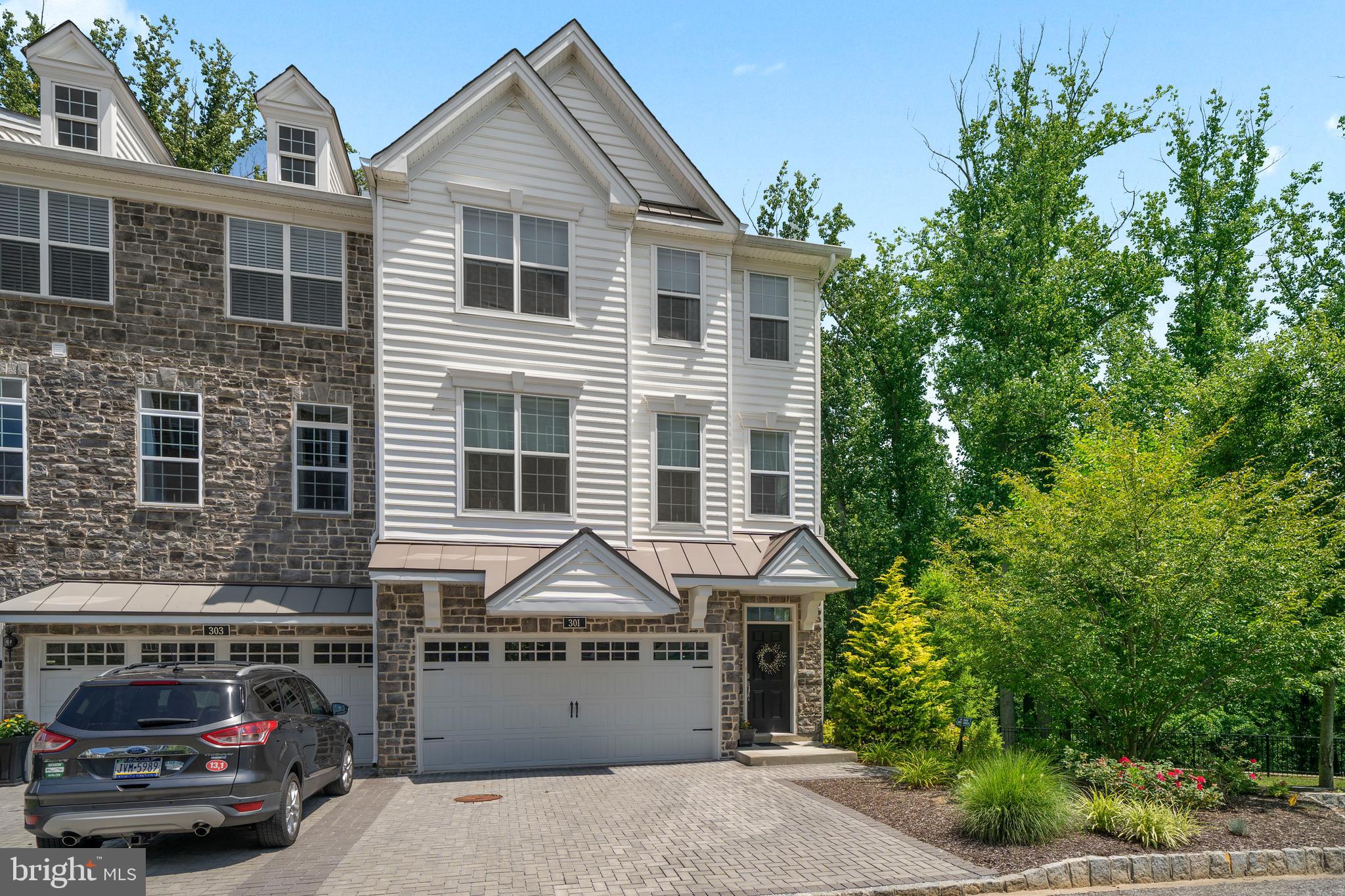 301 Corvus Circle Springfield, PA 19064 - Photo 3 of 58