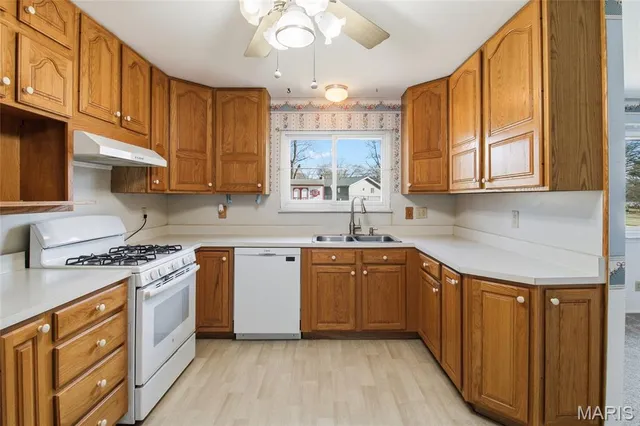 $320,000 | 514 Stephanie Lane, Manchester, MO 63011