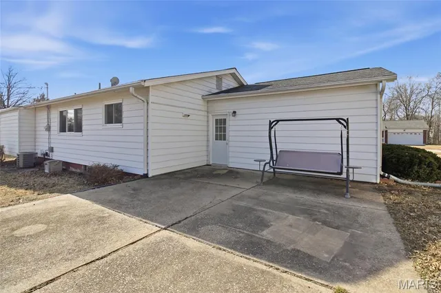 $320,000 | 514 Stephanie Lane, Manchester, MO 63011