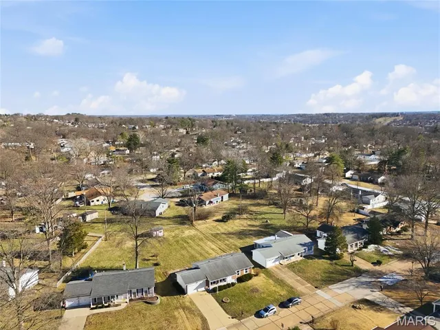 $320,000 | 514 Stephanie Lane, Manchester, MO 63011