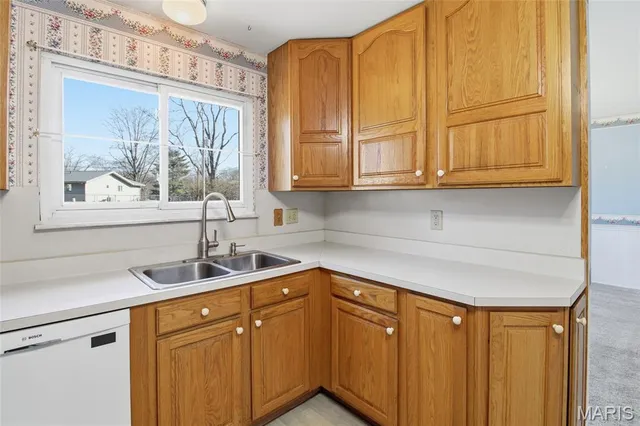 $320,000 | 514 Stephanie Lane, Manchester, MO 63011