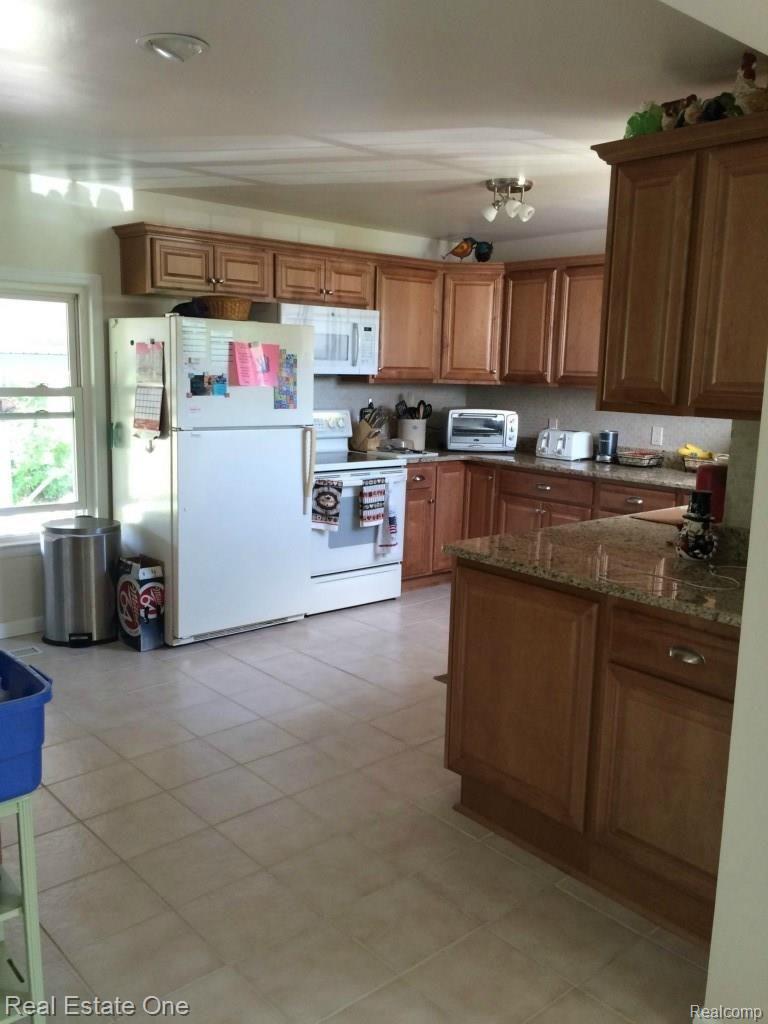 26291 Hagen Road New Baltimore, MI 48051 - Photo 6 of 40 IMG_0815.jpg
