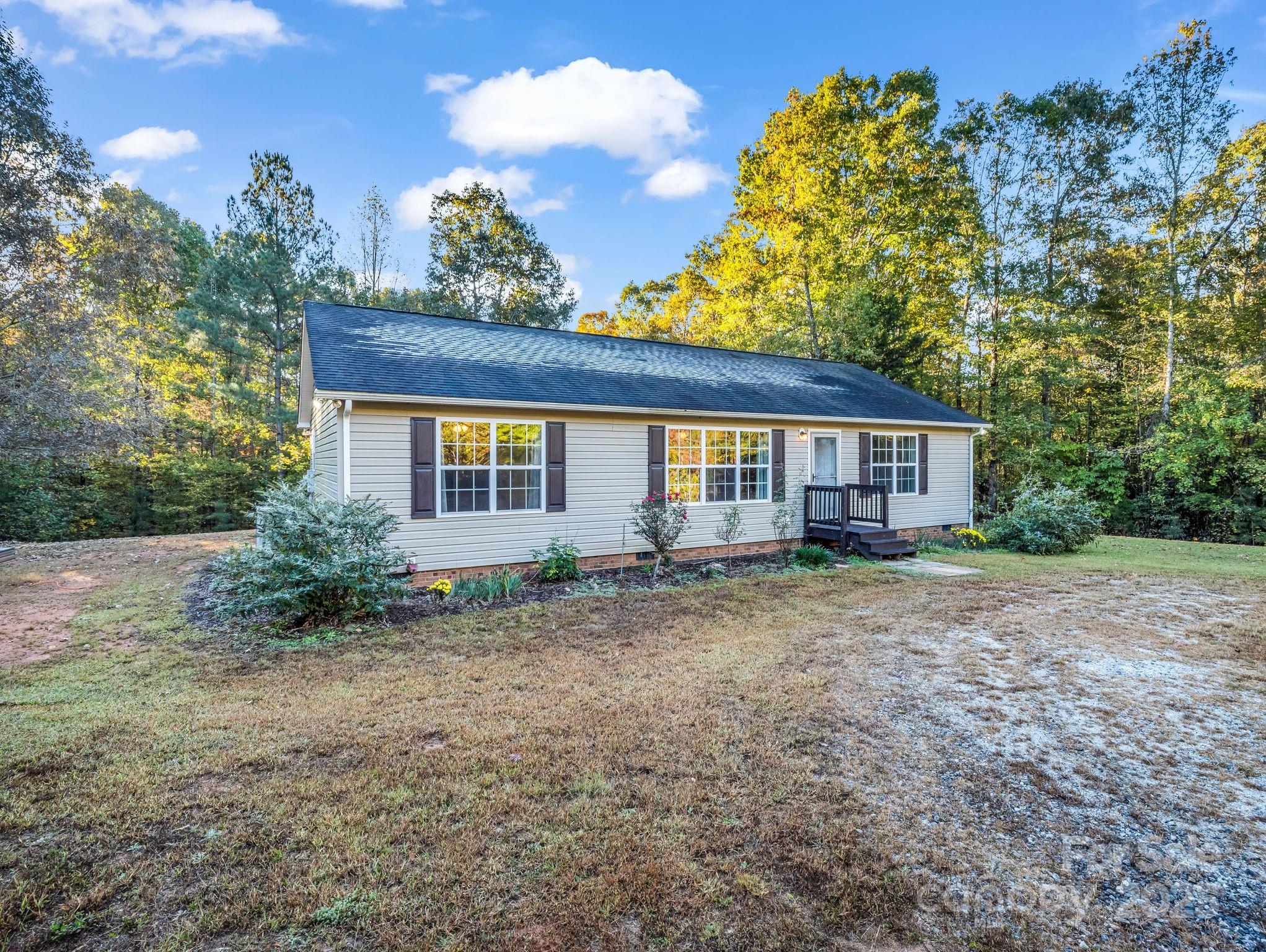 663 Landrum Road Columbus, NC 28722 - Photo 2 of 40