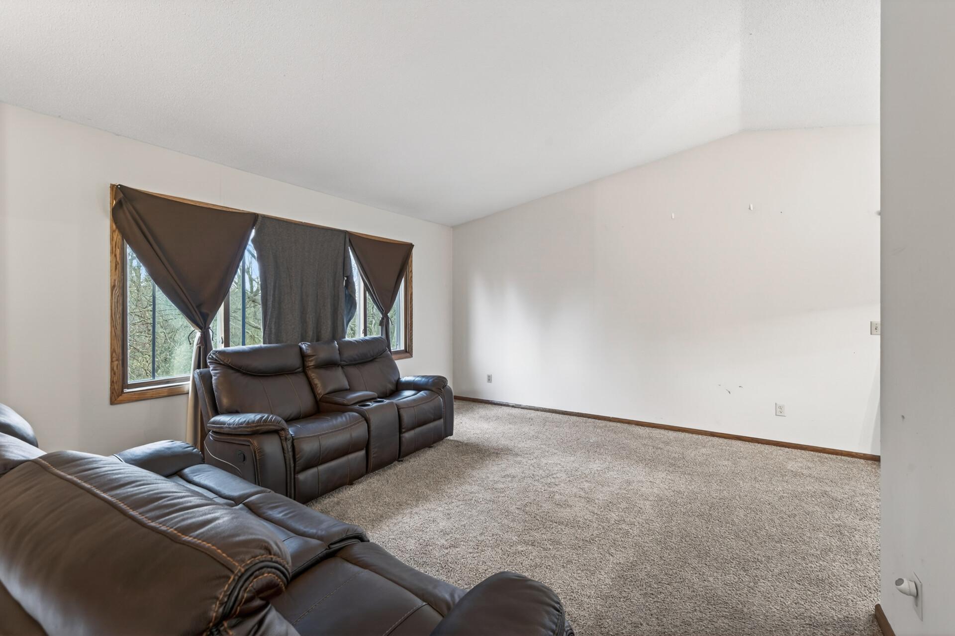 818 Sherwood Road Shoreview, MN 55126 - Photo 6 of 22