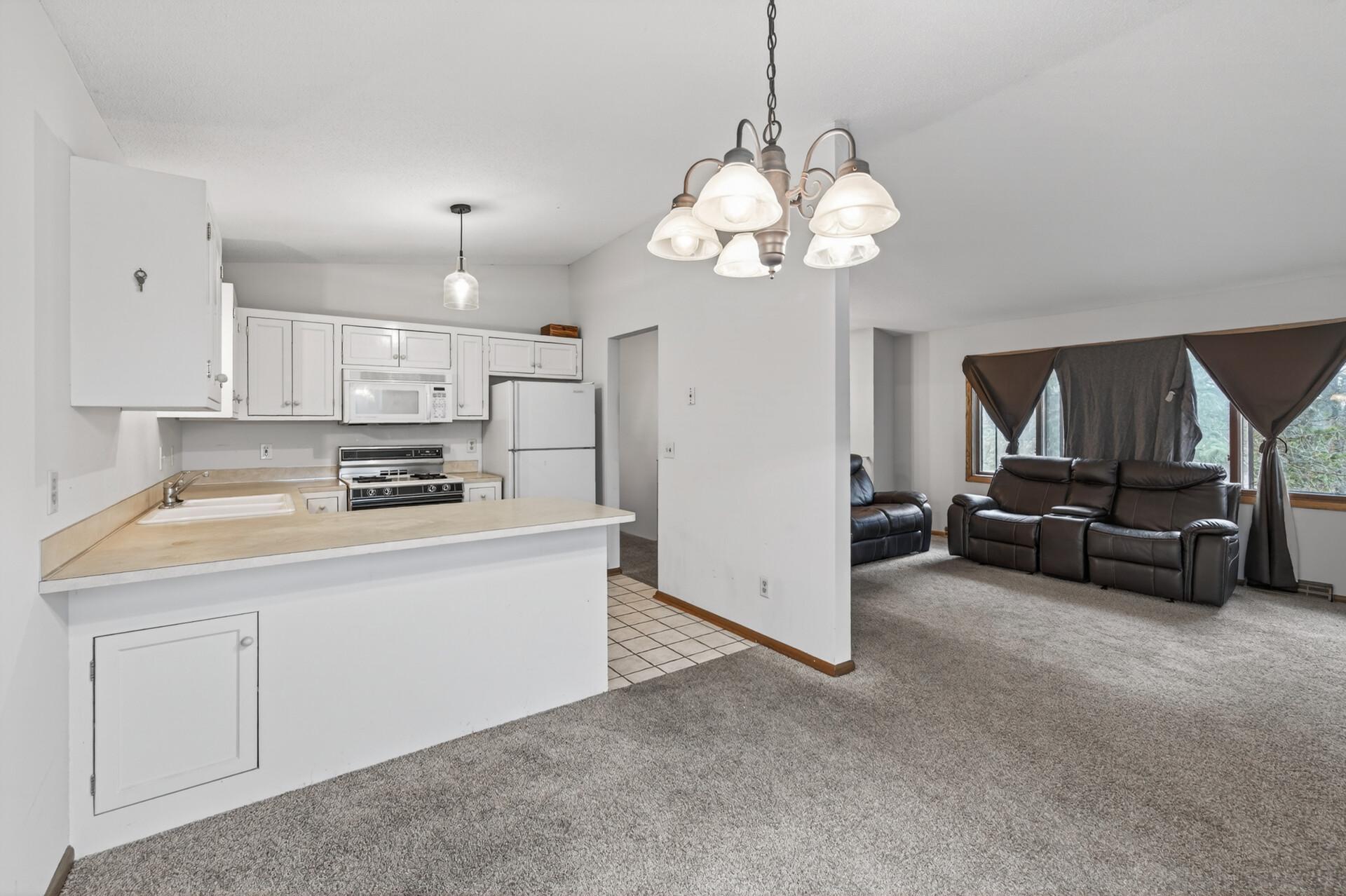 818 Sherwood Road Shoreview, MN 55126 - Photo 10 of 22