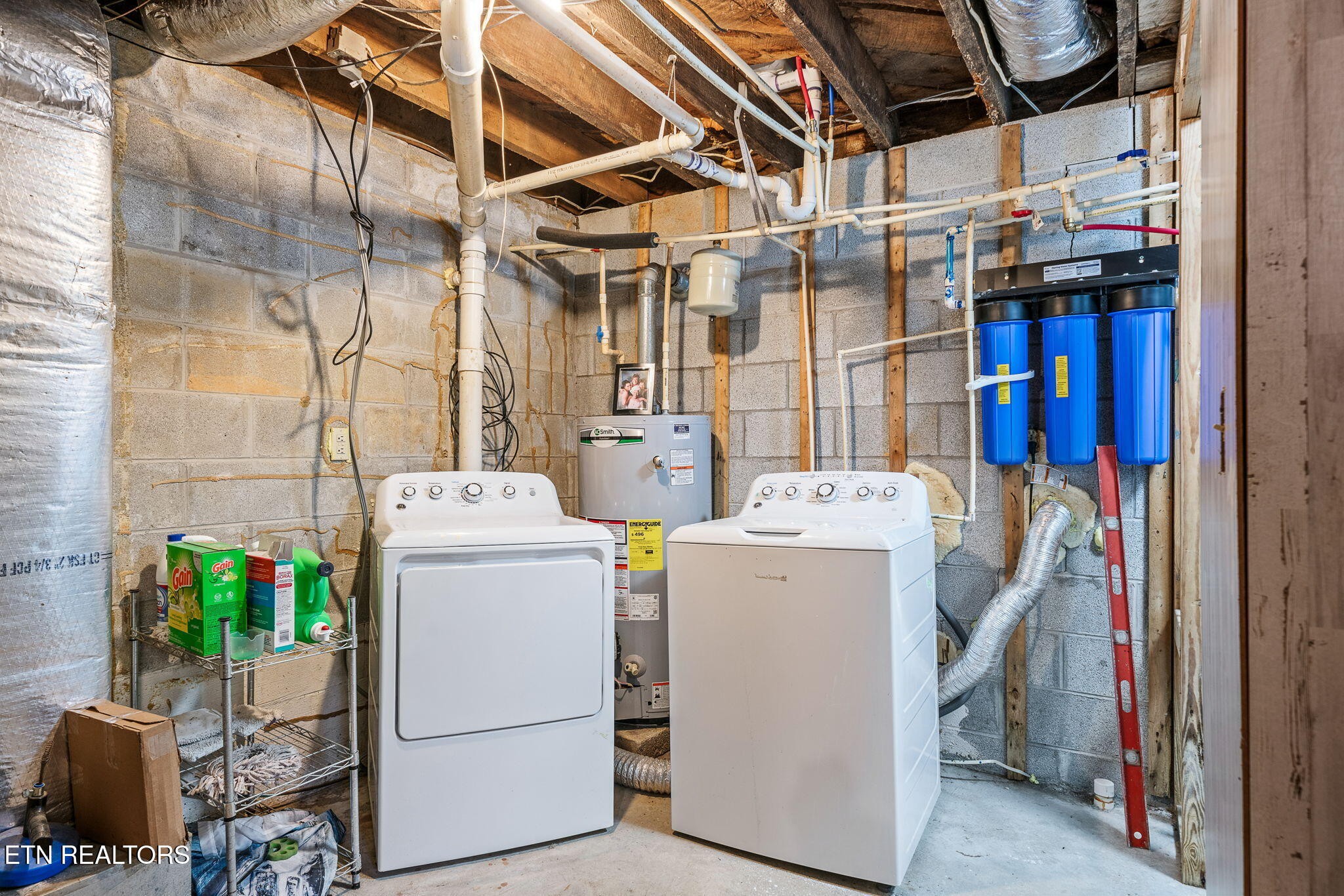 279 Siever Road Crossville, TN 38572 - Photo 21 of 35 a utility room with dryer and washer