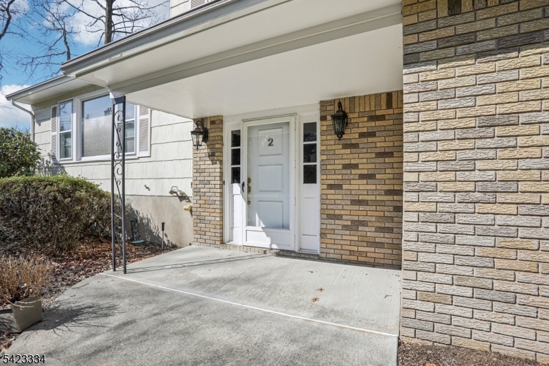 2 Eisenhower Road Closter, NJ 07624 - Photo 2 of 19