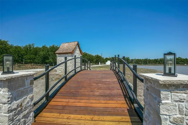 $1,450,000 | 7608 North Branch Road, Krum, TX 76249