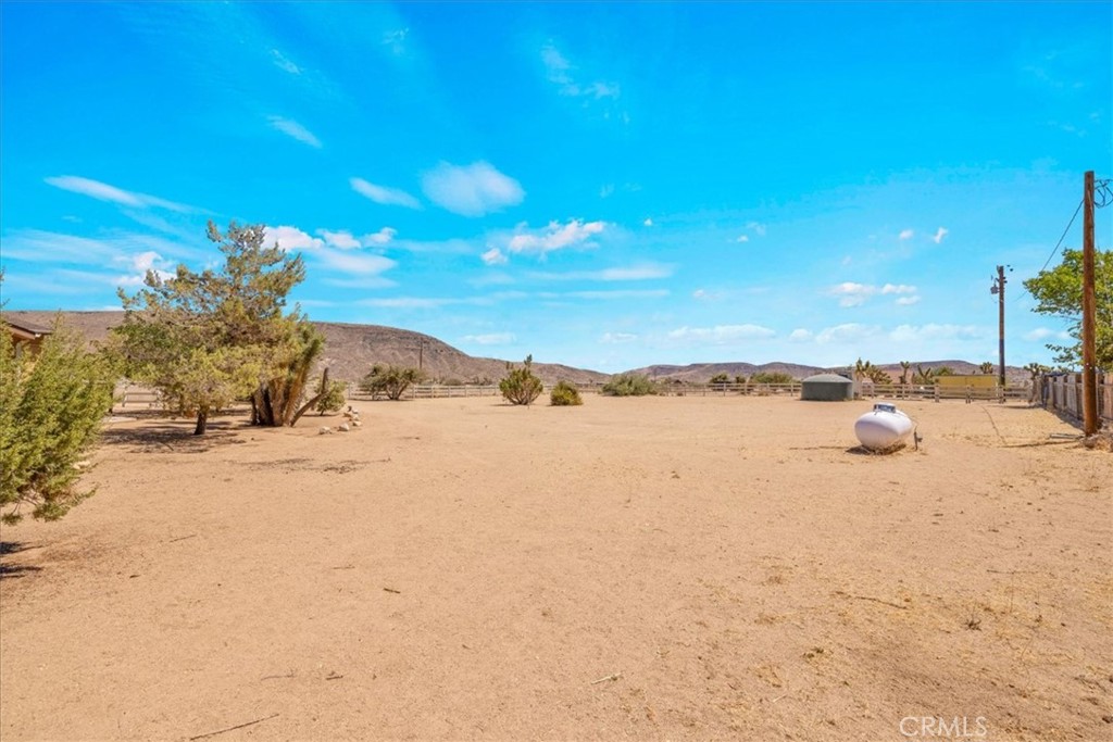 5175 Tom Mix Road Pioneertown, CA 92268 - Photo 40 of 58 a view of beach and ocean