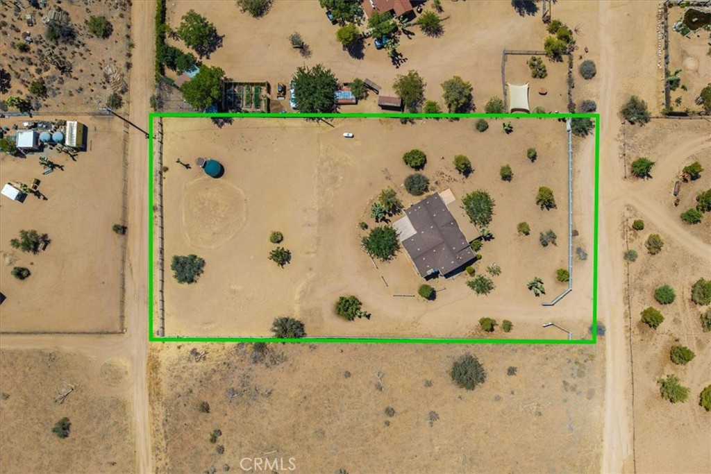 5175 Tom Mix Road Pioneertown, CA 92268 - Photo 50 of 58 view of a bathroom with a shower and a tub