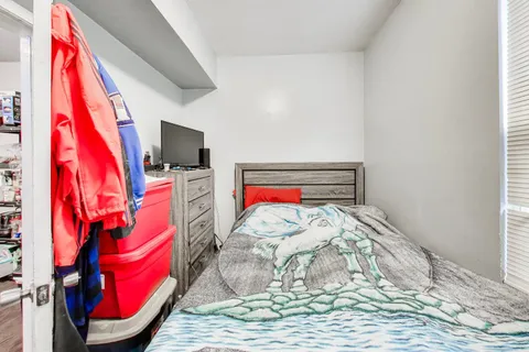 $249,000 | 7524 South Ellis Avenue, Chicago, IL 60619