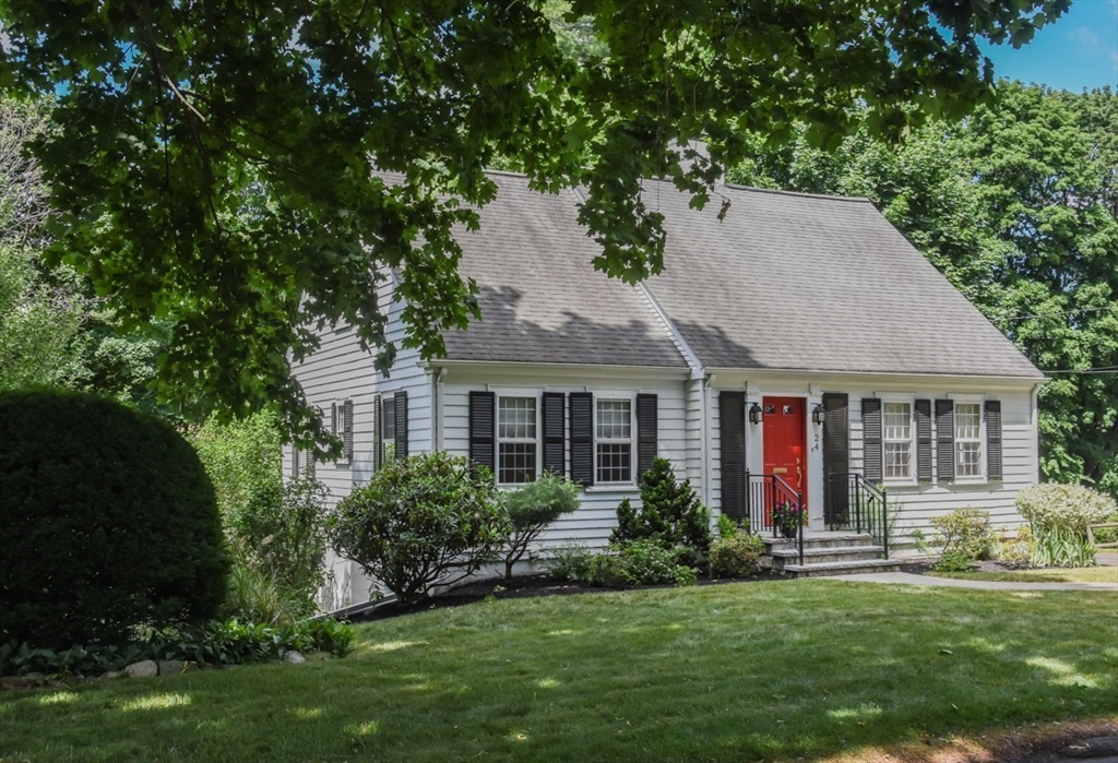 24 Bellevue Road Stoneham, MA 02180 - Photo 37 of 40