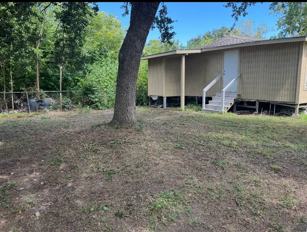 $180,000 | 413 3rd Street, Van Vleck, TX 77482