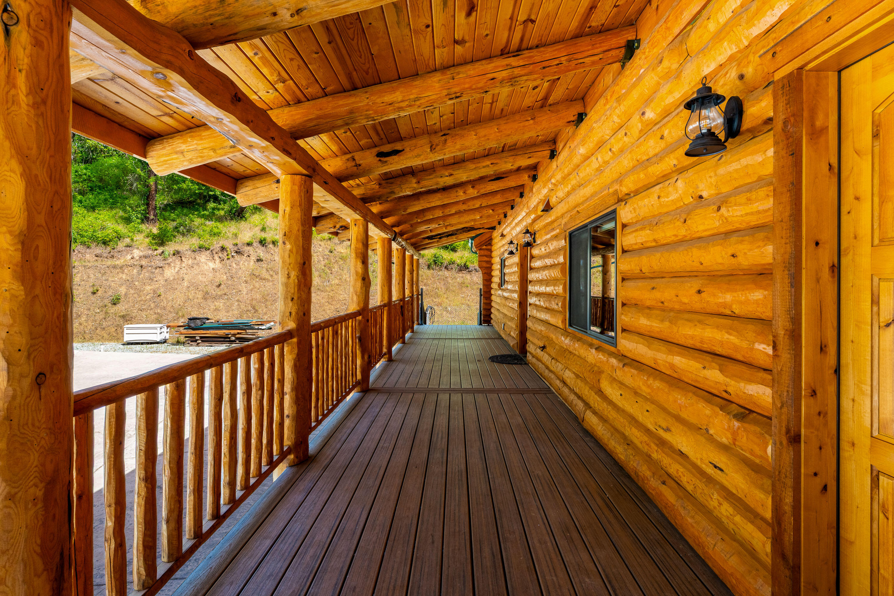 225 Eagle Ridge Road Canyonville, OR 97417 - Photo 25 of 52 a view of balcony with wooden floor