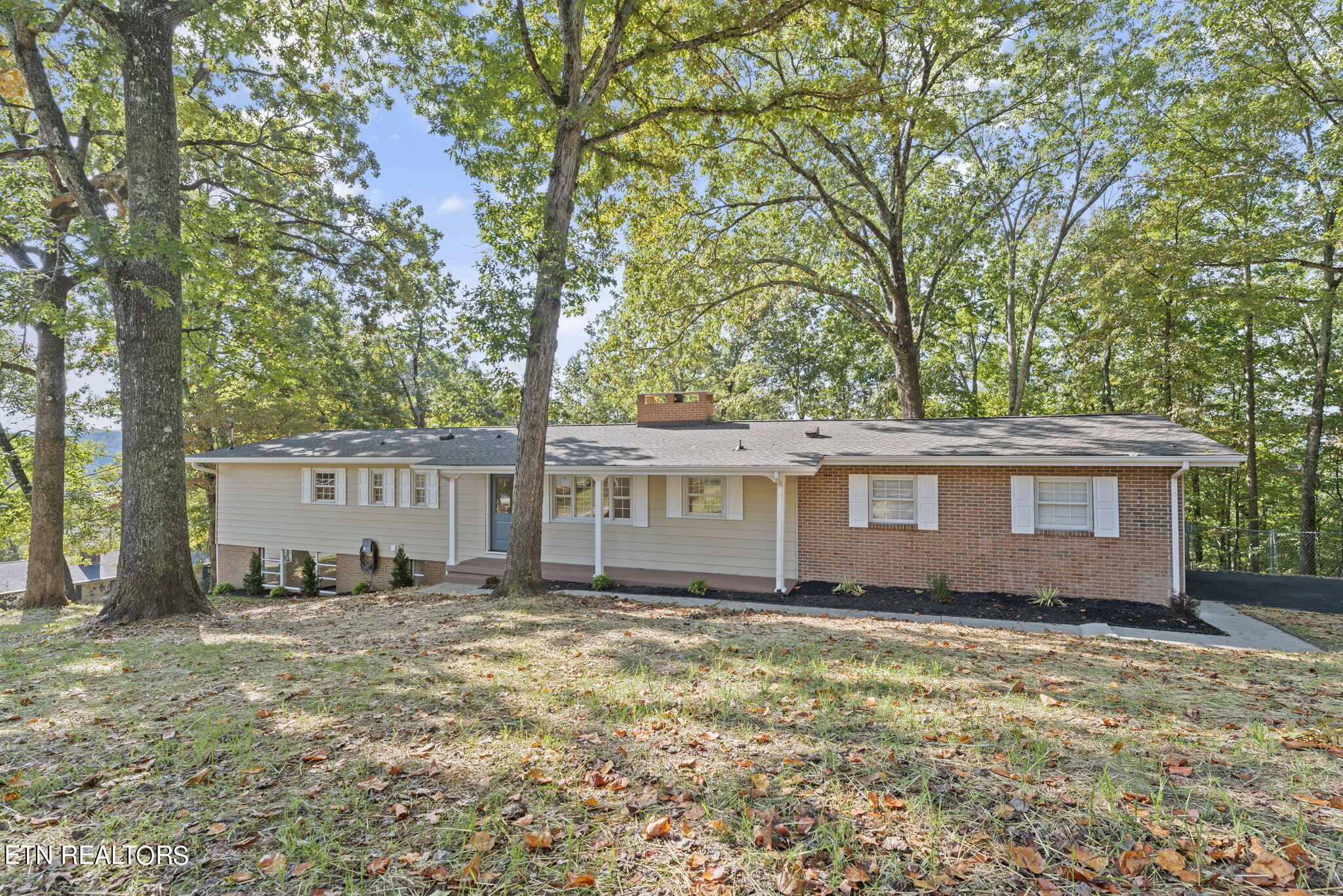 101 Morgan Road Oak Ridge, TN 37830 - Photo 2 of 39 2-web-or-mls-Mrgn101 (105)